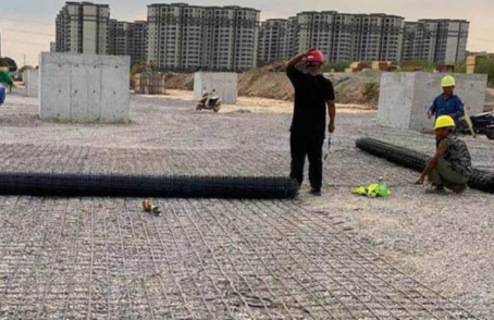 江门土工格栅铺设前地基要怎么处理？